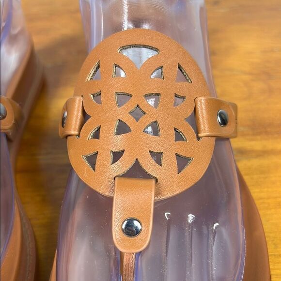 Dolce Vita Brown Sandals with Thong Design and Perforated Straps - Picture 4 of 8